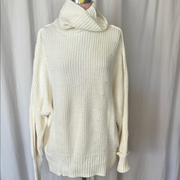 Free People oversized Cream Ribbed Knit Turtleneck Sweater S chunky knit - Picture 2 of 12